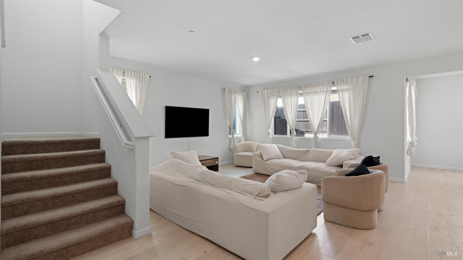 Detail Gallery Image 5 of 41 For 2350 Sheldon Dr, Fairfield,  CA 94533 - 4 Beds | 2/1 Baths