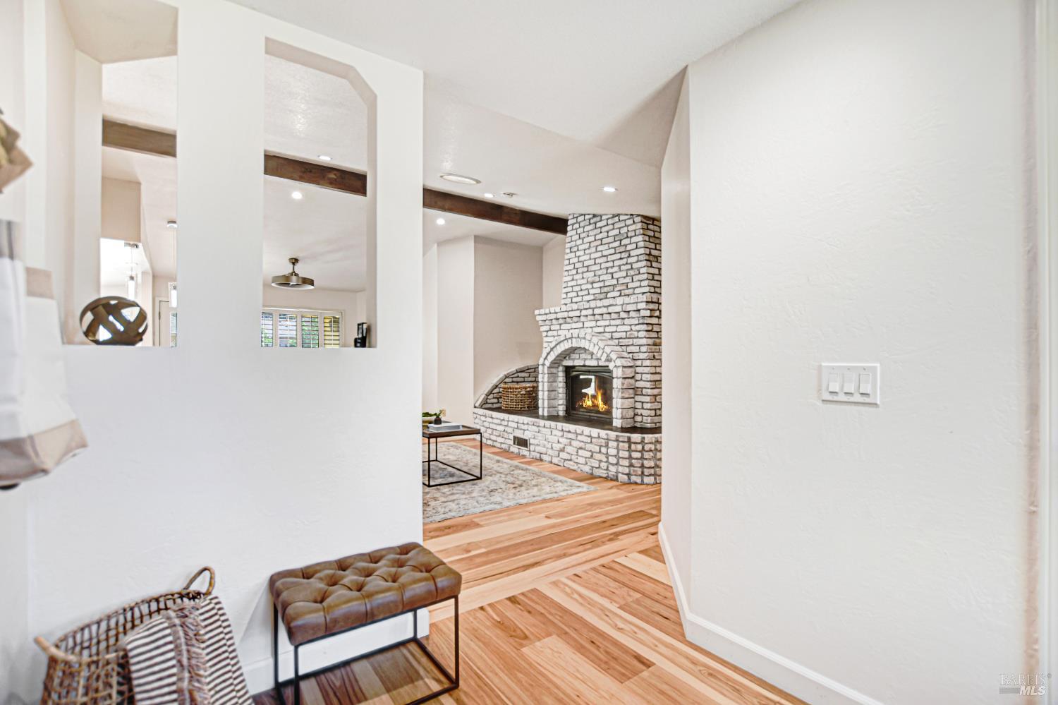 Detail Gallery Image 11 of 65 For 186 Barrio Way, Windsor,  CA 95492 - 3 Beds | 2 Baths