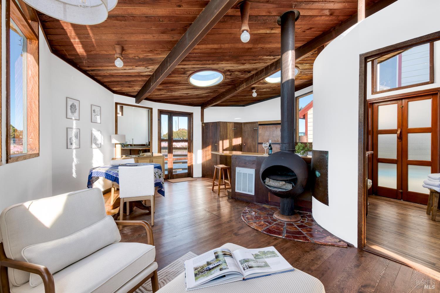 Detail Gallery Image 23 of 33 For 42 E Pier Unkn, Sausalito,  CA 94965 - 1 Beds | 1 Baths