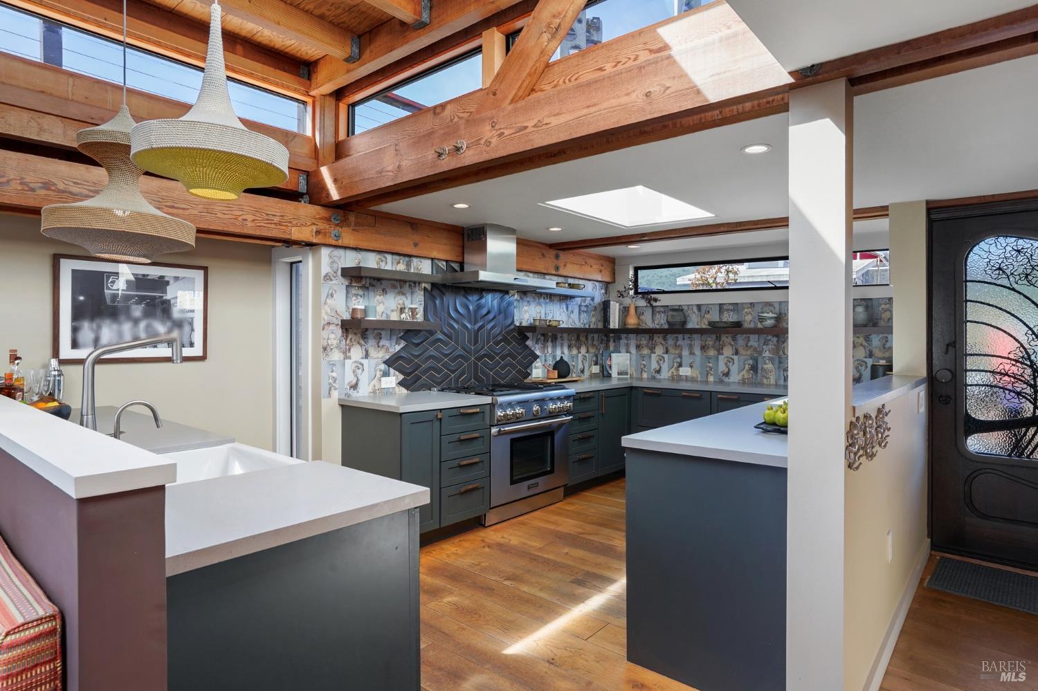 Detail Gallery Image 3 of 31 For 58 Liberty Dock Unkn, Sausalito,  CA 94965 - 2 Beds | 2/1 Baths