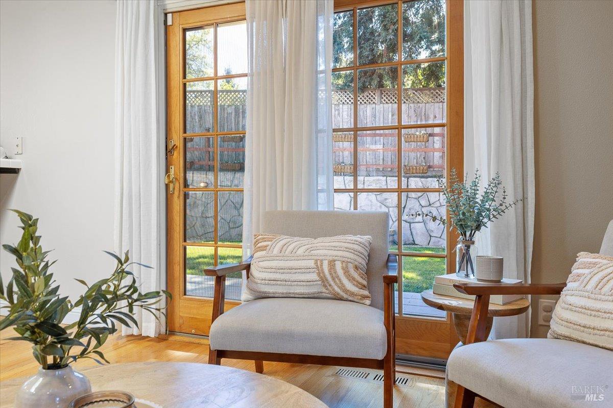 Detail Gallery Image 15 of 58 For 6081 Malcom Ln, Penngrove,  CA 94951 - 3 Beds | 2/1 Baths