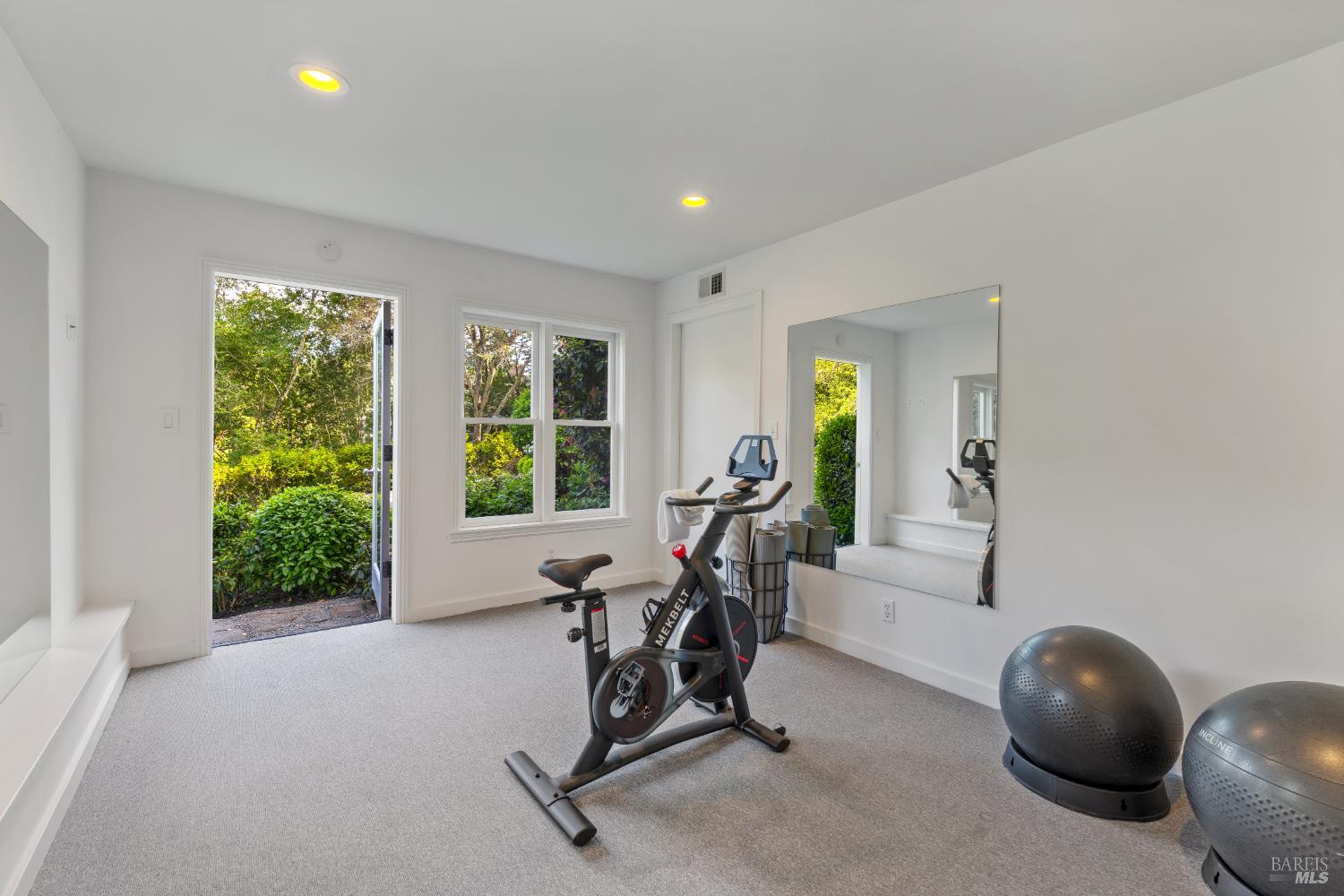 Detail Gallery Image 73 of 97 For 80 Laurel Grove Ave, Ross,  CA 94957 - 5 Beds | 5/1 Baths