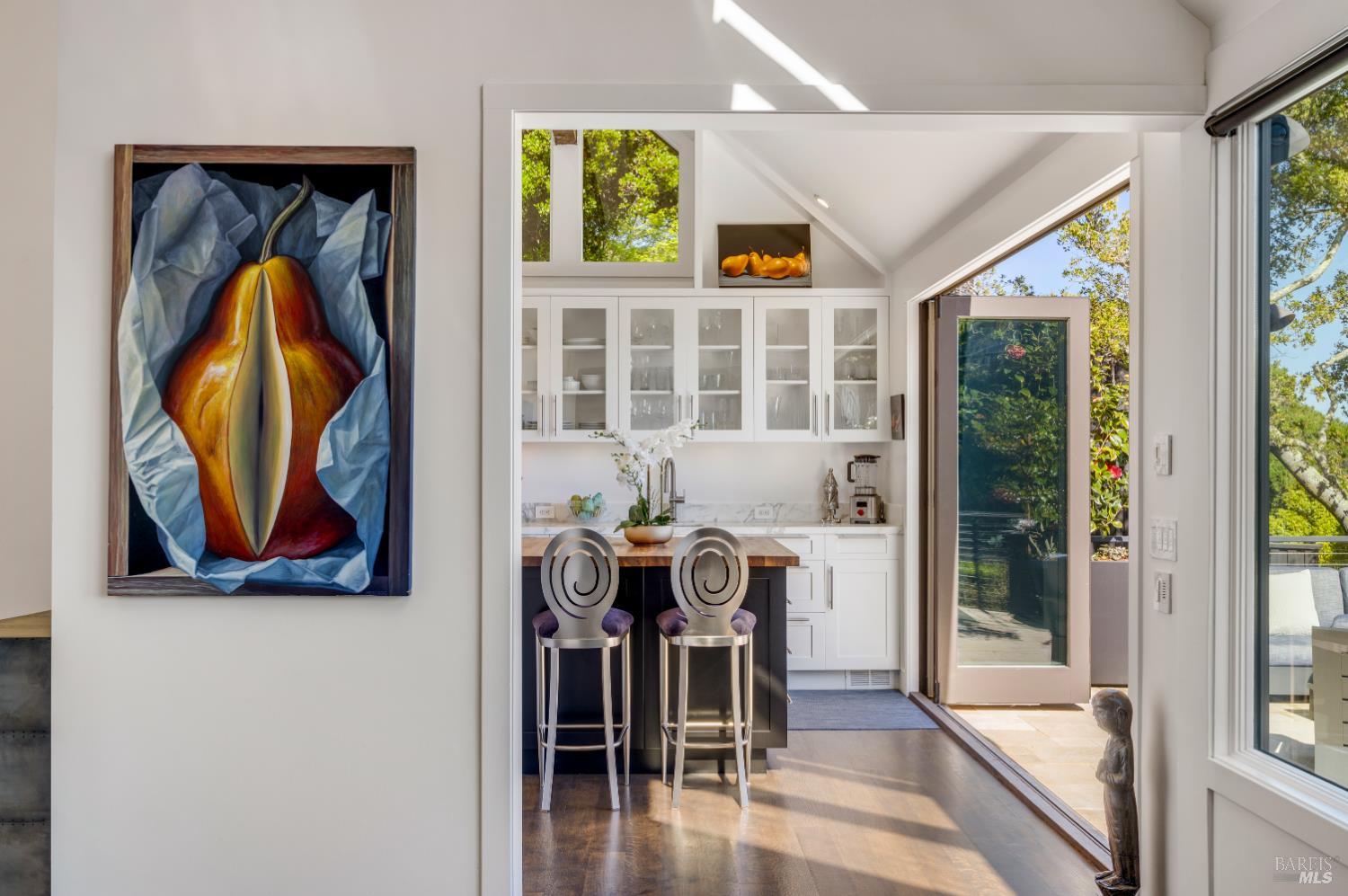 Detail Gallery Image 12 of 52 For 138 Madrona Ave, Belvedere,  CA 94920 - 4 Beds | 3/1 Baths