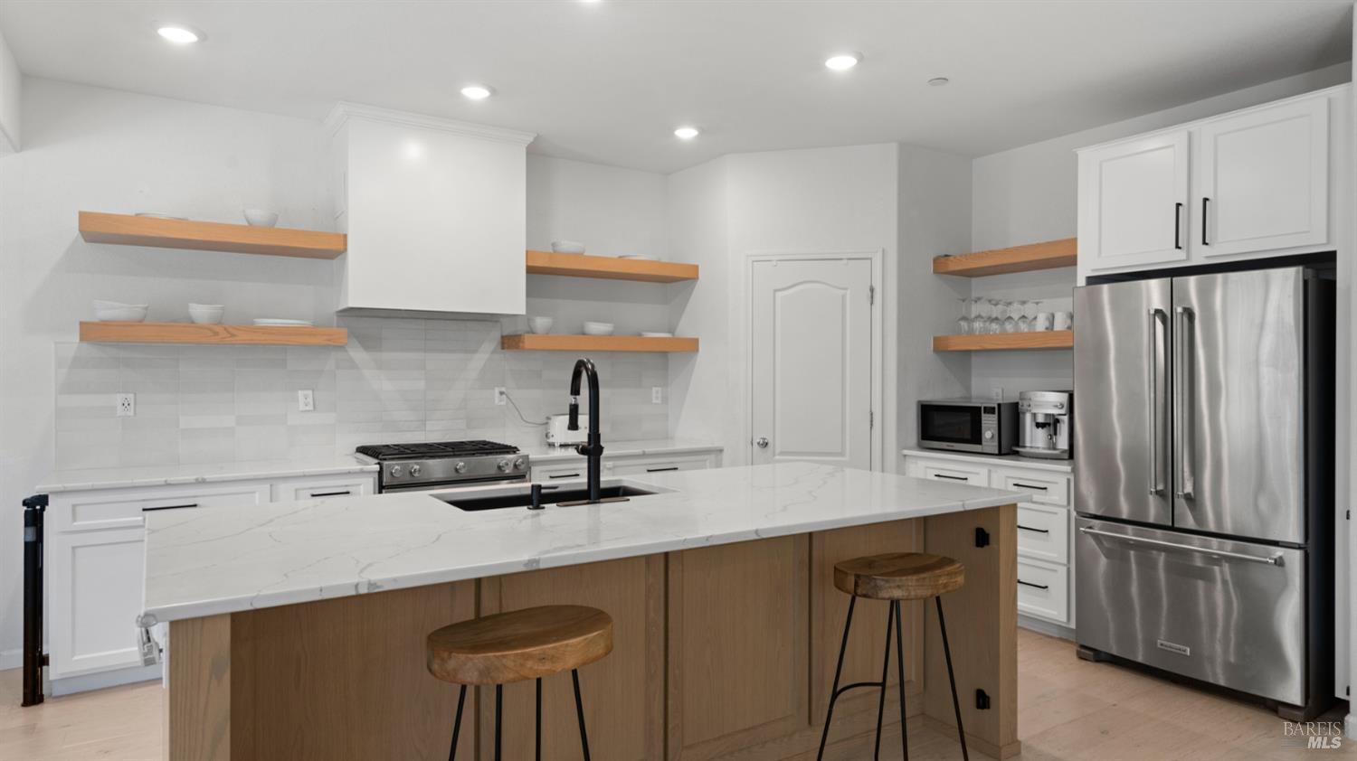 Detail Gallery Image 15 of 41 For 2350 Sheldon Dr, Fairfield,  CA 94533 - 4 Beds | 2/1 Baths