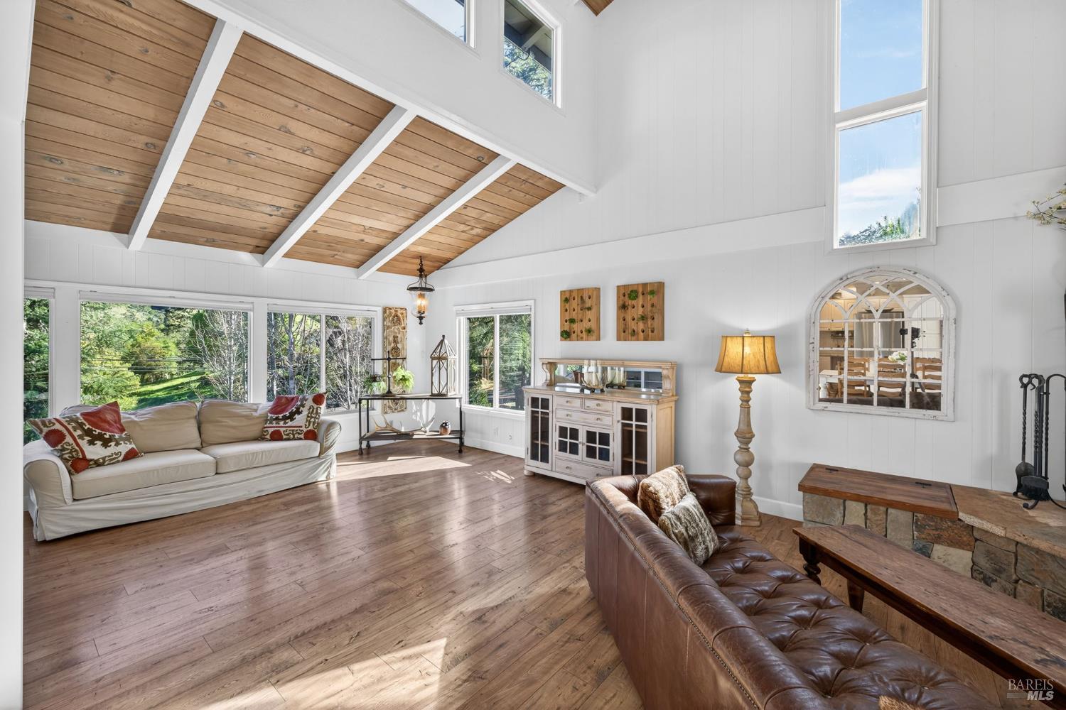 Detail Gallery Image 17 of 82 For 433 San Geronimo Valley Dr, San Geronimo,  CA 94963 - 4 Beds | 2/1 Baths