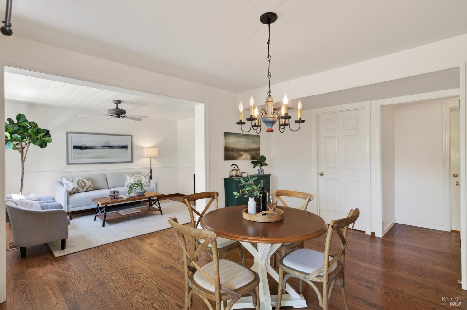 Detail Gallery Image 27 of 67 For 3527 Jomar Dr, Napa,  CA 94558 - 4 Beds | 2/1 Baths