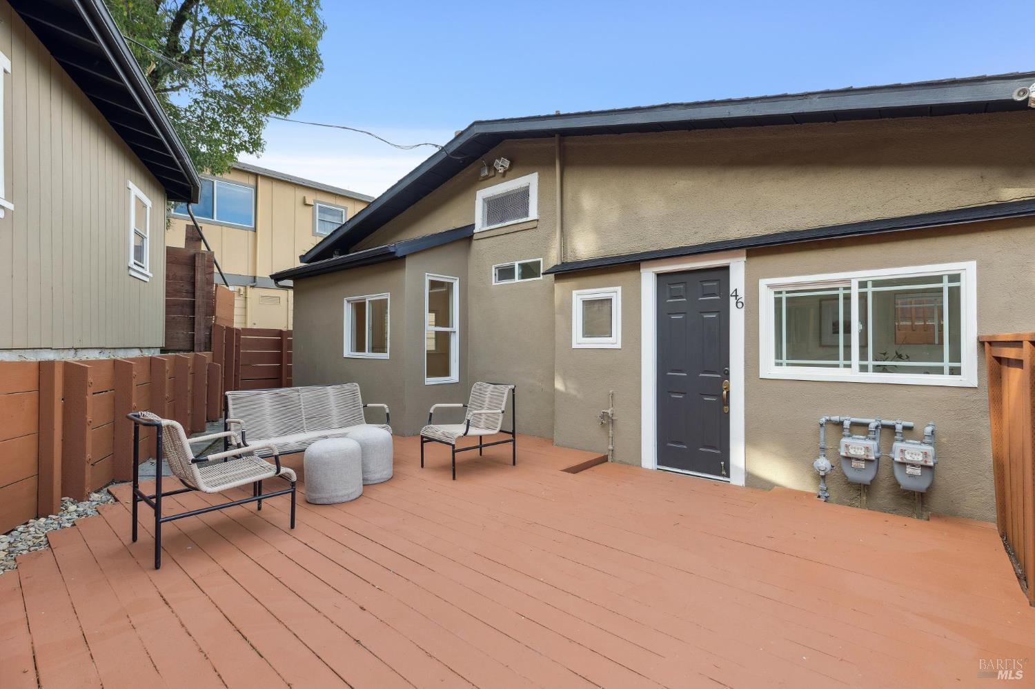 Detail Gallery Image 4 of 28 For 44 Martens Blvd, San Rafael,  CA 94901 - 5 Beds | 2/1 Baths