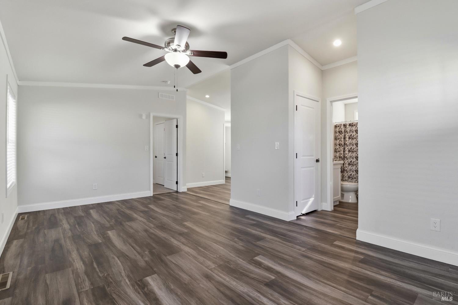 Detail Gallery Image 11 of 27 For 302 Floral Dr, Cotati,  CA 94931 - 2 Beds | 2 Baths