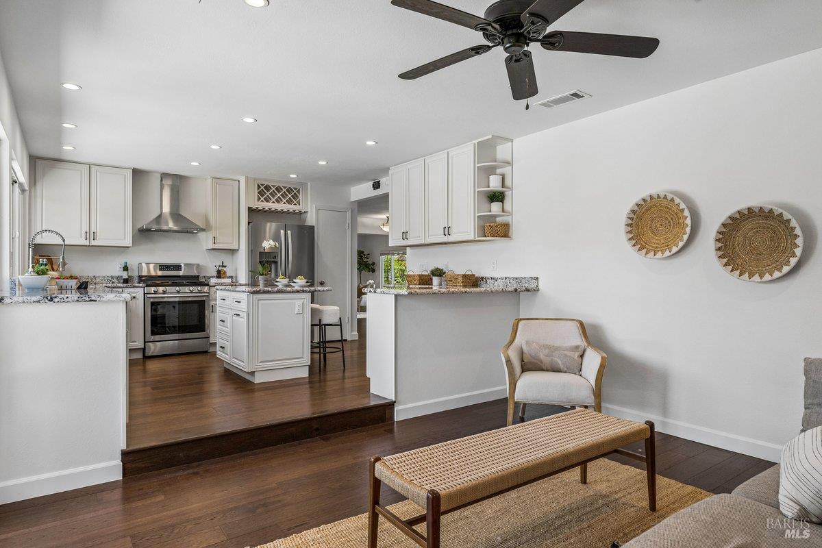 Detail Gallery Image 19 of 47 For 1619 Oneel Dr, Petaluma,  CA 94954 - 3 Beds | 2 Baths