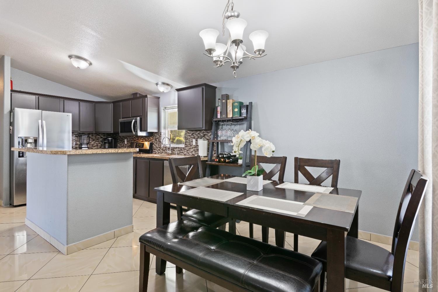 Detail Gallery Image 11 of 34 For 3900 N State St 1, Ukiah,  CA 95482 - 3 Beds | 2 Baths