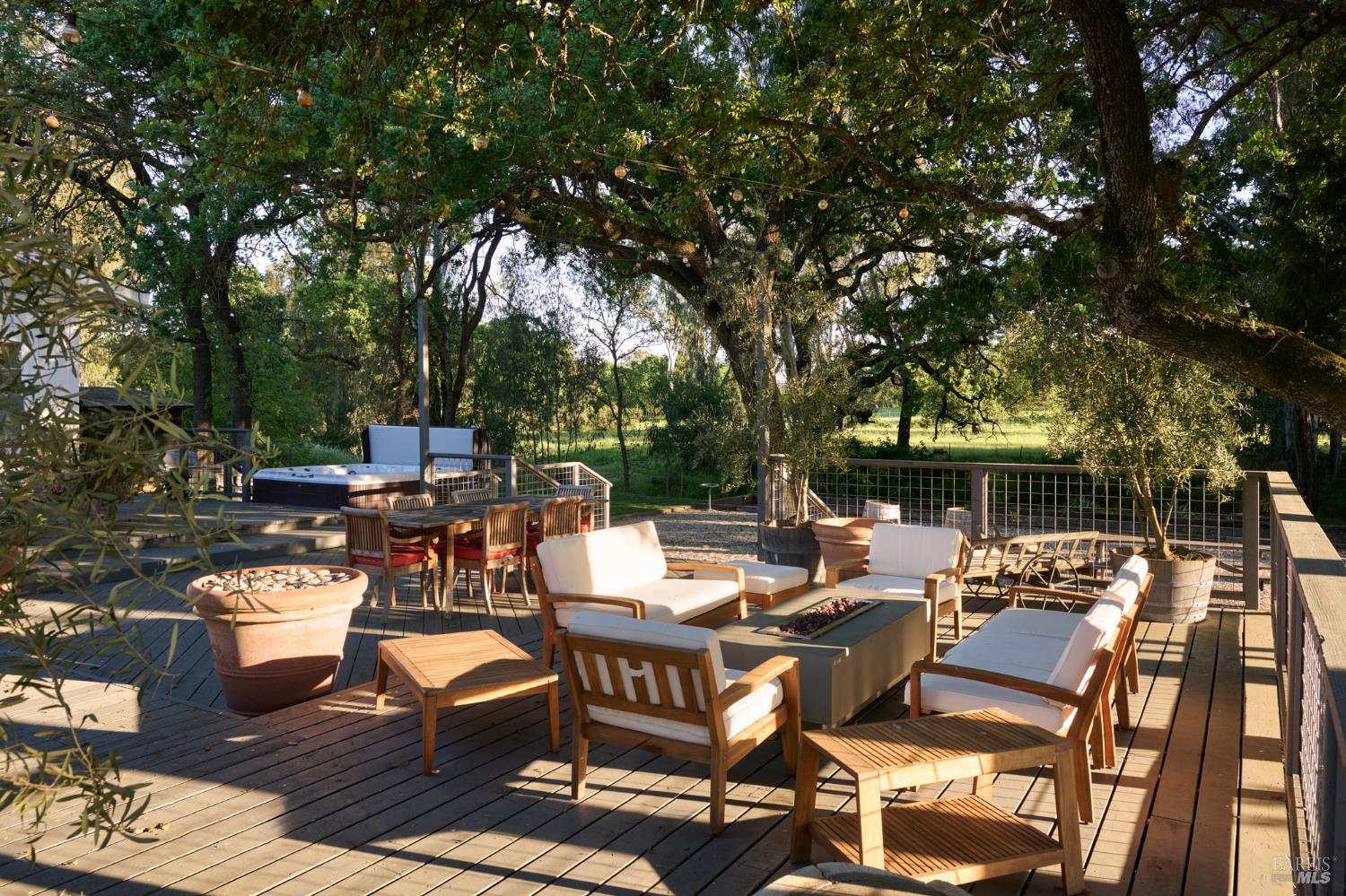 Detail Gallery Image 19 of 22 For 195 Fisher Ln, Sonoma,  CA 95476 - 10 Beds | 9/2 Baths