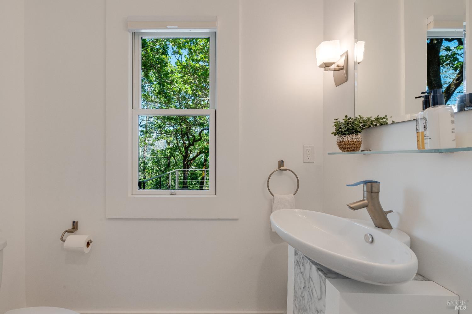 Detail Gallery Image 22 of 53 For 807 Wild Oak Dr, Santa Rosa,  CA 95409 - 3 Beds | 3/1 Baths