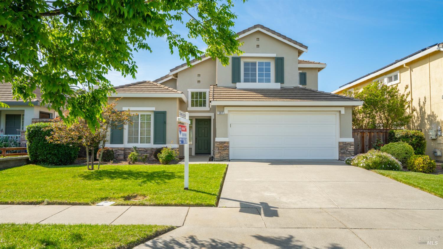 Detail Gallery Image 2 of 49 For 587 Abbey Dr, Fairfield,  CA 94534 - 3 Beds | 3 Baths