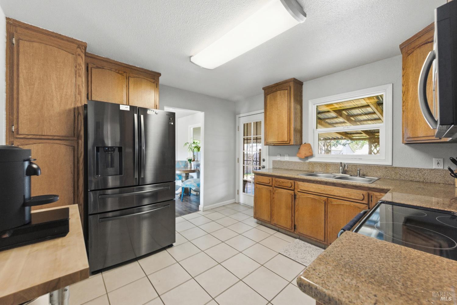 Detail Gallery Image 7 of 16 For 891 Rosewood Ave, Vallejo,  CA 94591 - 3 Beds | 1 Baths