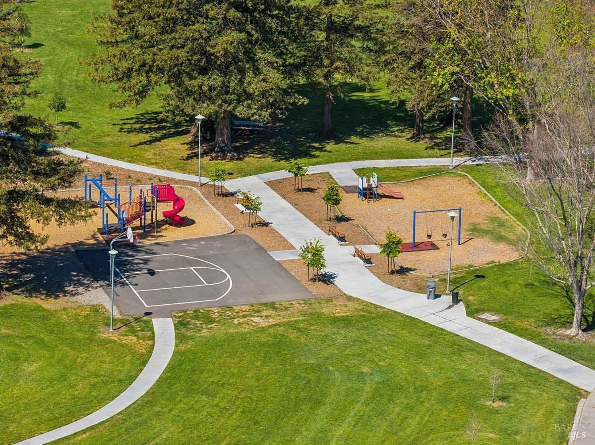 Detail Gallery Image 43 of 47 For 1619 Oneel Dr, Petaluma,  CA 94954 - 3 Beds | 2 Baths