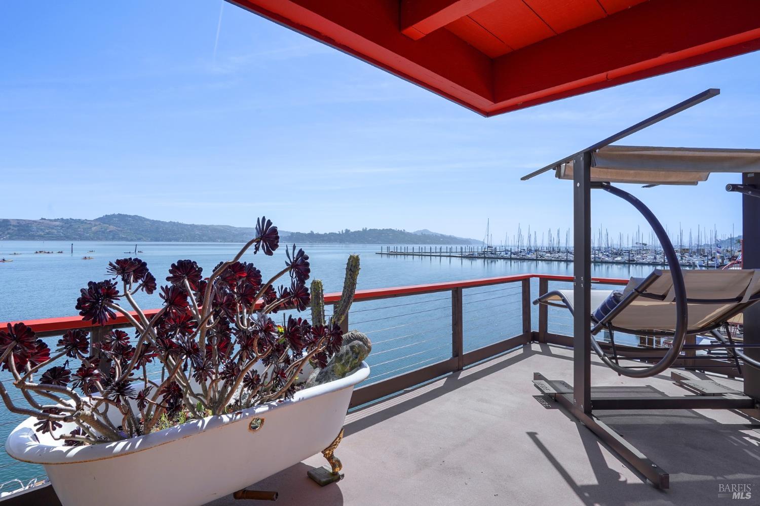 Detail Gallery Image 23 of 31 For 58 Liberty Dock Unkn, Sausalito,  CA 94965 - 2 Beds | 2/1 Baths