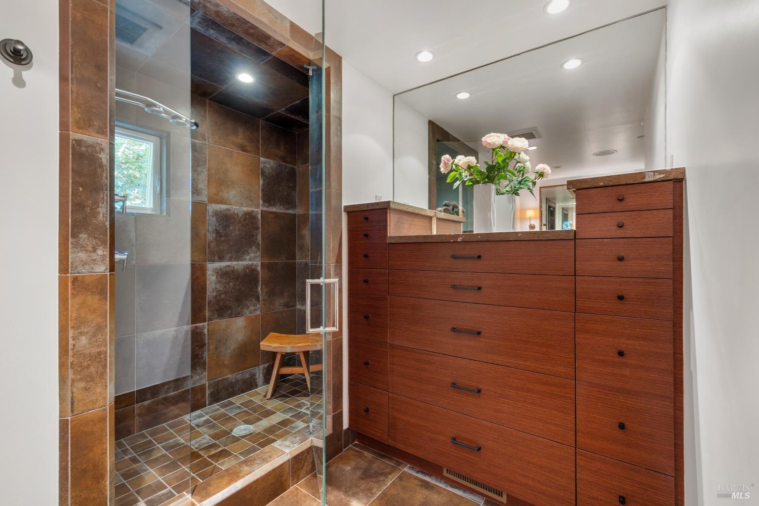 Detail Gallery Image 26 of 52 For 138 Madrona Ave, Belvedere,  CA 94920 - 4 Beds | 3/1 Baths