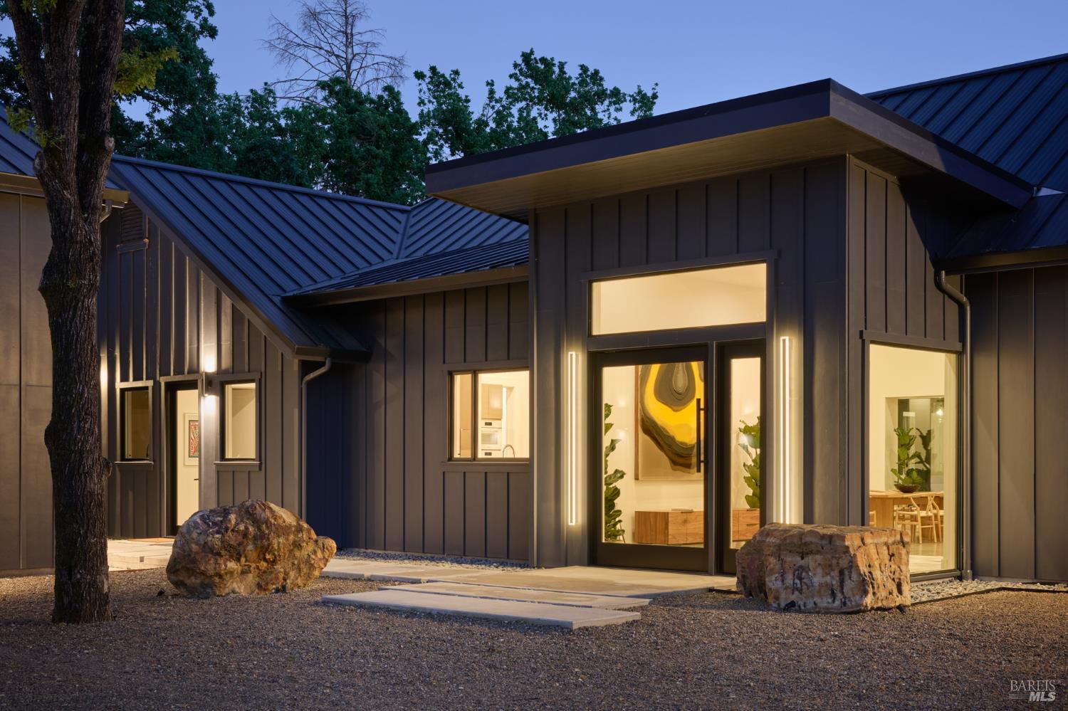 Detail Gallery Image 32 of 44 For 247 Fisher Ln, Sonoma,  CA 95476 - 5 Beds | 6/2 Baths