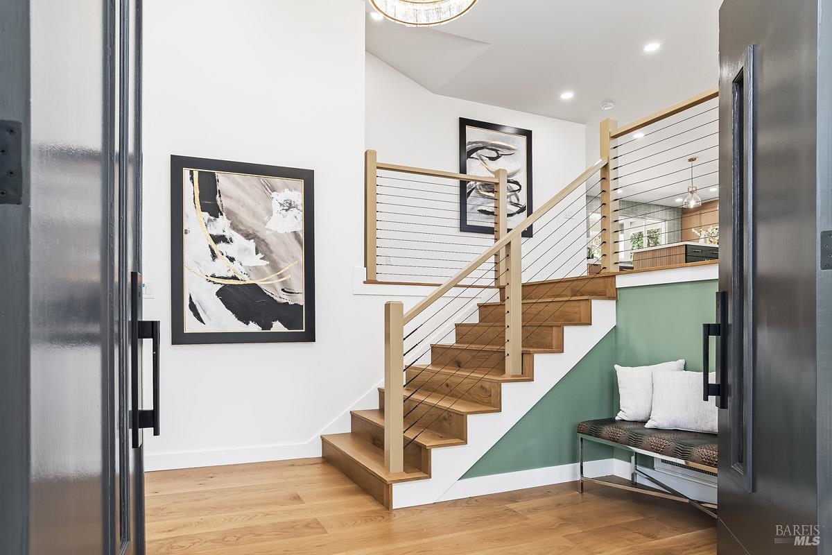 Detail Gallery Image 9 of 93 For 36 Capilano Dr, Novato,  CA 94949 - 5 Beds | 4/1 Baths