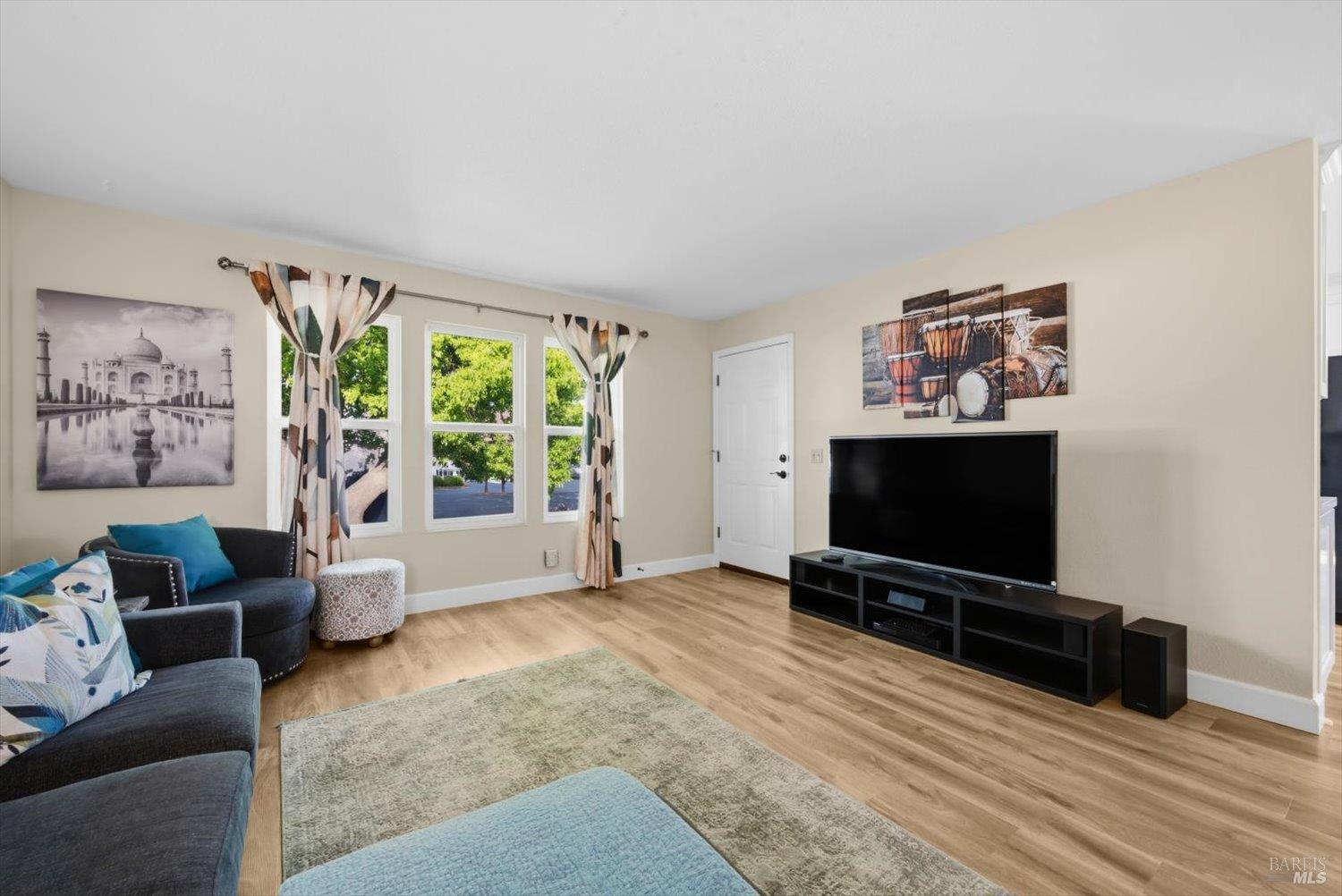 Detail Gallery Image 13 of 76 For 427 Temple Dr, Vacaville,  CA 95687 - 3 Beds | 2 Baths