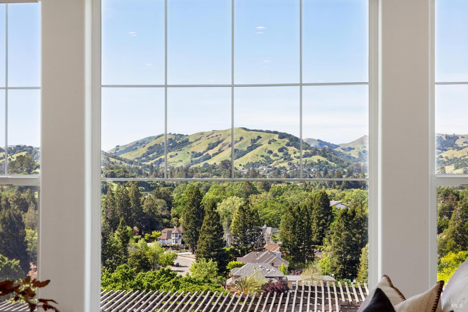 Detail Gallery Image 21 of 99 For 40 Miwok Dr, Novato,  CA 94947 - 5 Beds | 4/1 Baths