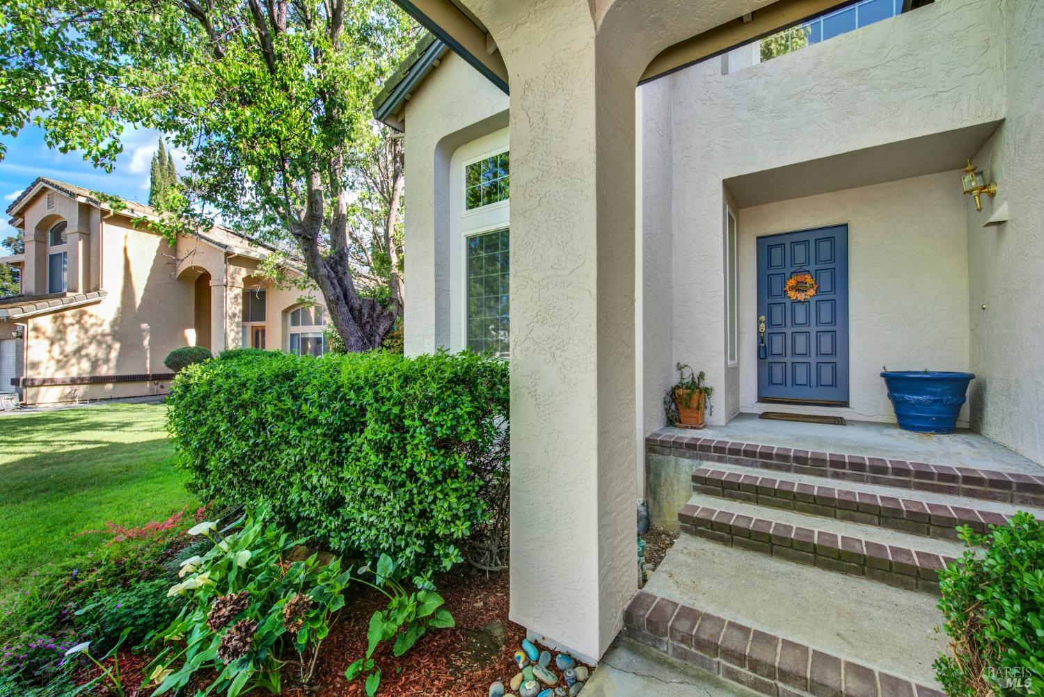 Detail Gallery Image 16 of 75 For 150 Deerglen Cir, Vacaville,  CA 95687 - 5 Beds | 3 Baths