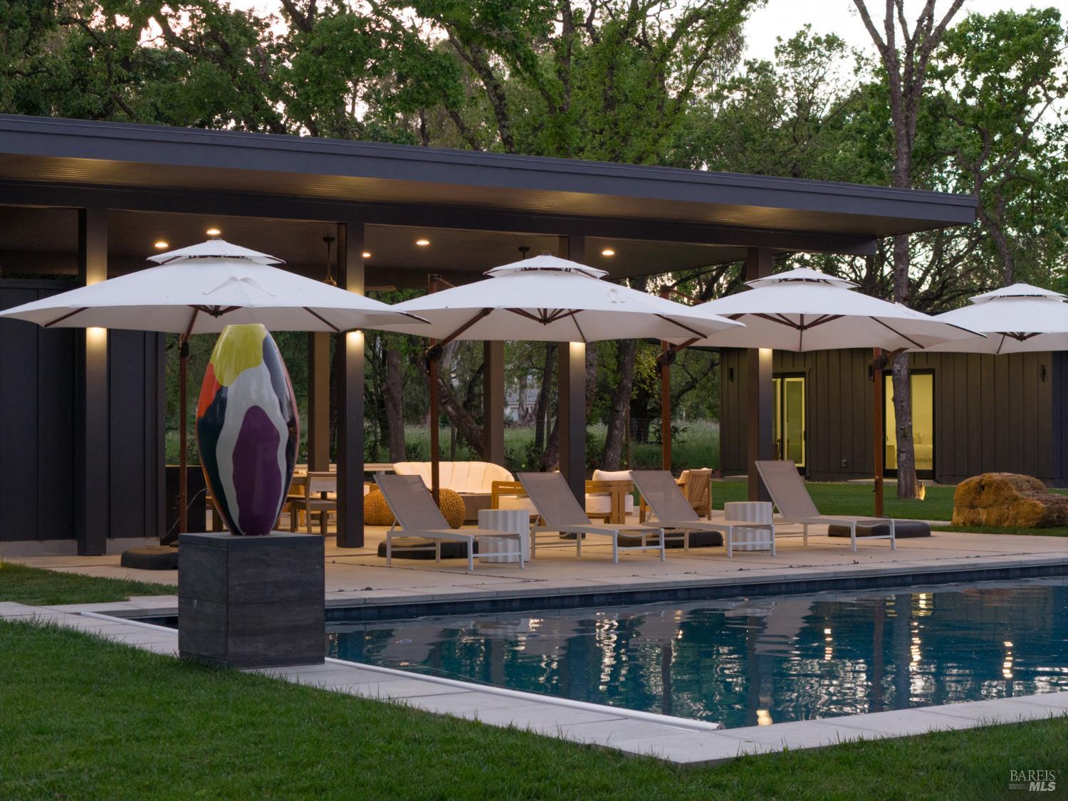 Detail Gallery Image 13 of 22 For 195 Fisher Ln, Sonoma,  CA 95476 - 10 Beds | 9/2 Baths