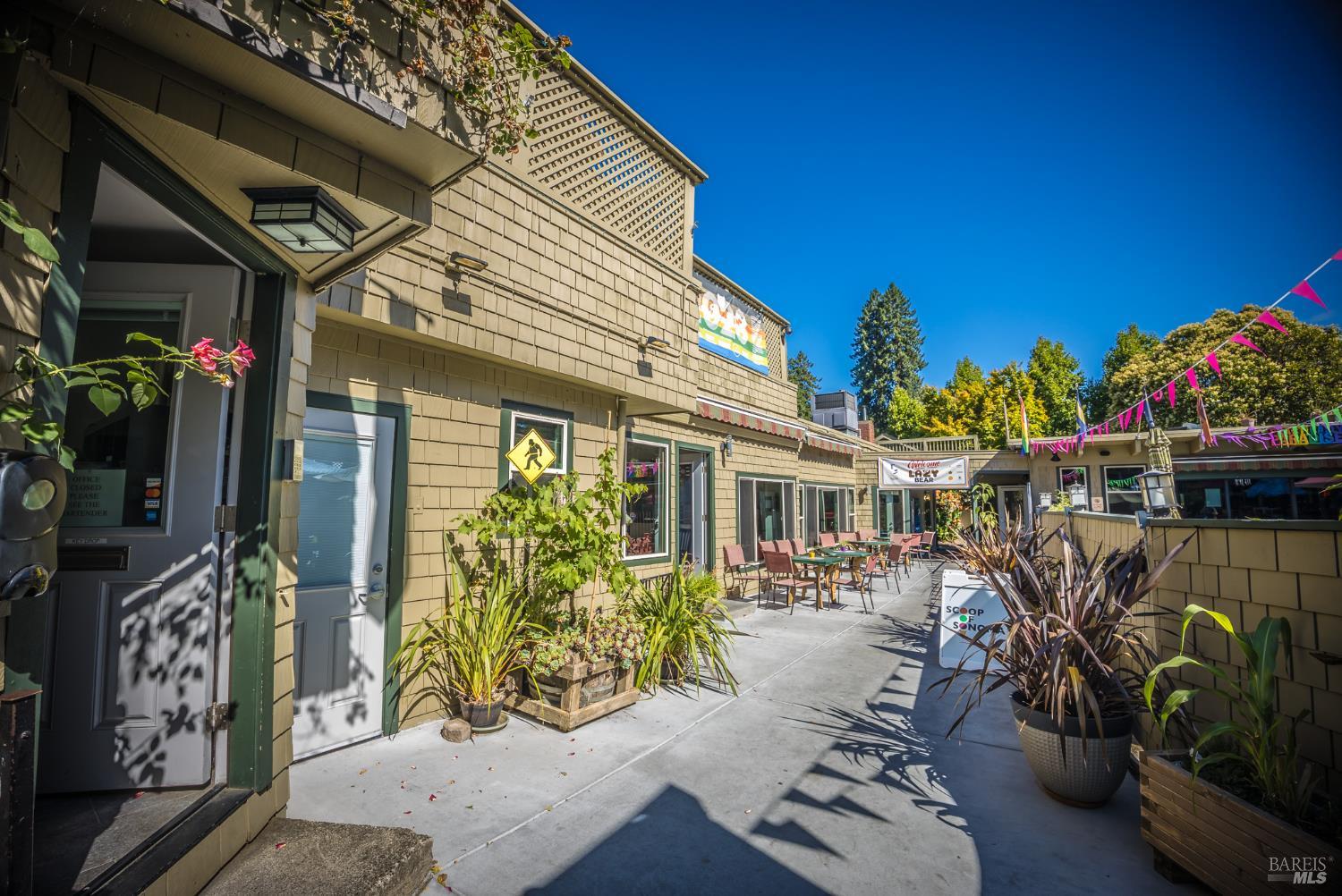 Detail Gallery Image 10 of 81 For 16390 4th St, Guerneville,  CA 95446 - – Beds | – Baths