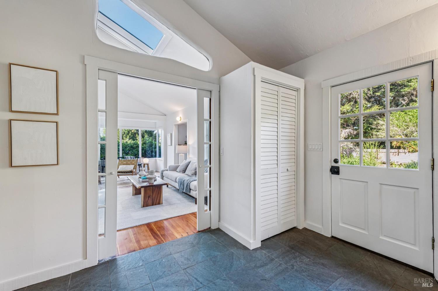 Detail Gallery Image 8 of 69 For 18 Cypress Rd, Point Reyes Station,  CA 94956 - 4 Beds | 1/1 Baths