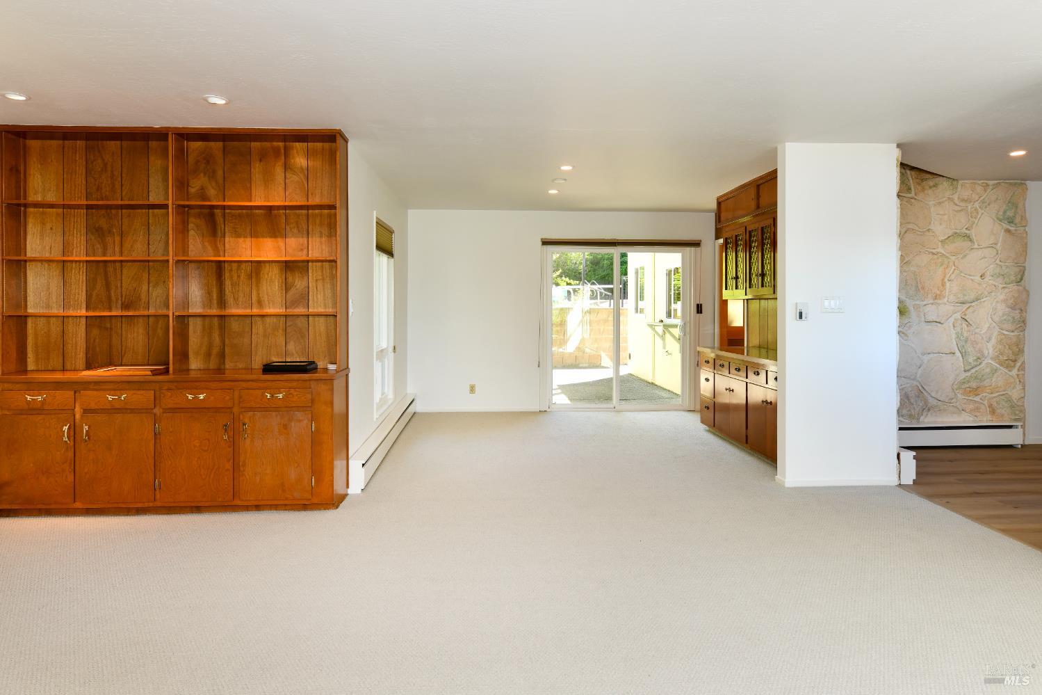 Detail Gallery Image 8 of 32 For 22 Monez Blvd, Napa,  CA 94559 - 4 Beds | 2/1 Baths