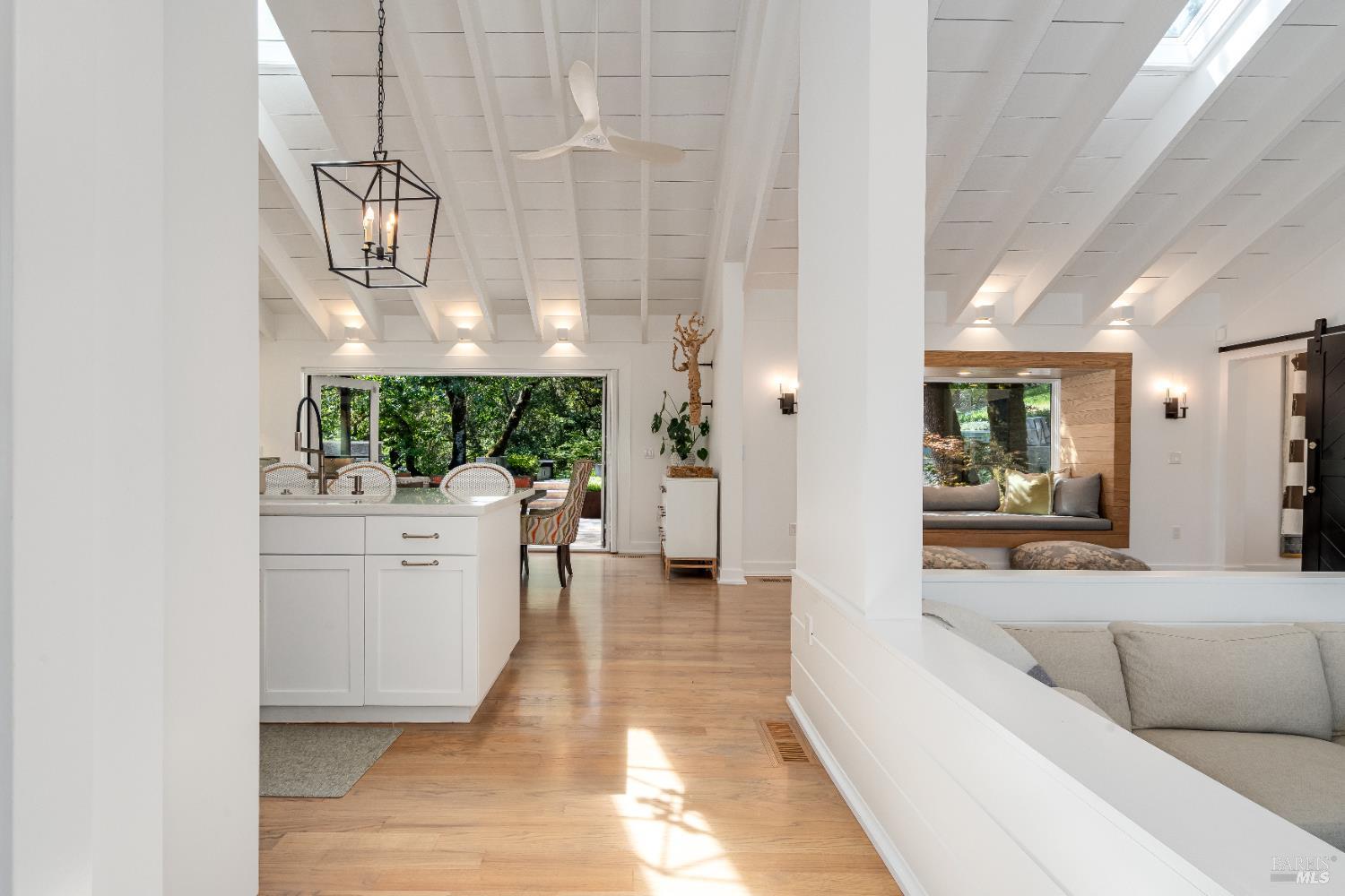 Detail Gallery Image 8 of 53 For 807 Wild Oak Dr, Santa Rosa,  CA 95409 - 3 Beds | 3/1 Baths