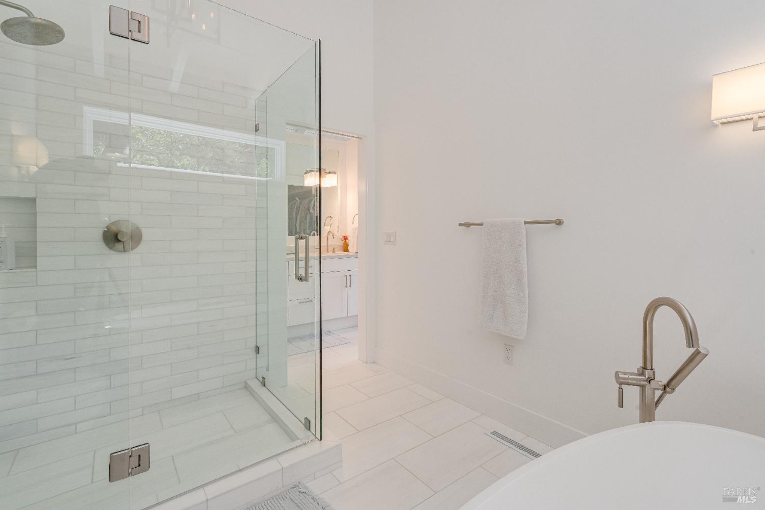 Detail Gallery Image 19 of 53 For 807 Wild Oak Dr, Santa Rosa,  CA 95409 - 3 Beds | 3/1 Baths