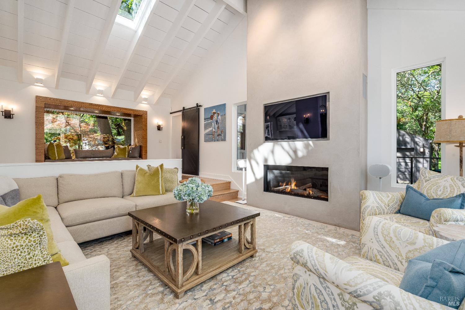 Detail Gallery Image 9 of 53 For 807 Wild Oak Dr, Santa Rosa,  CA 95409 - 3 Beds | 3/1 Baths