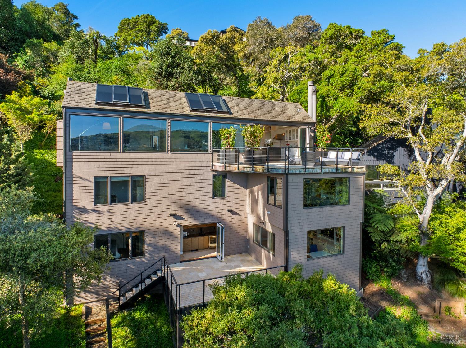 Detail Gallery Image 42 of 52 For 138 Madrona Ave, Belvedere,  CA 94920 - 4 Beds | 3/1 Baths