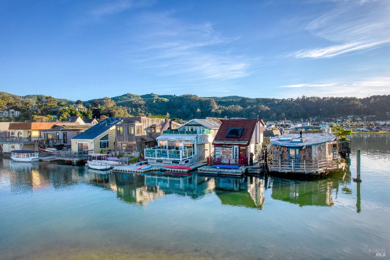 Detail Gallery Image 30 of 33 For 42 E Pier Unkn, Sausalito,  CA 94965 - 1 Beds | 1 Baths