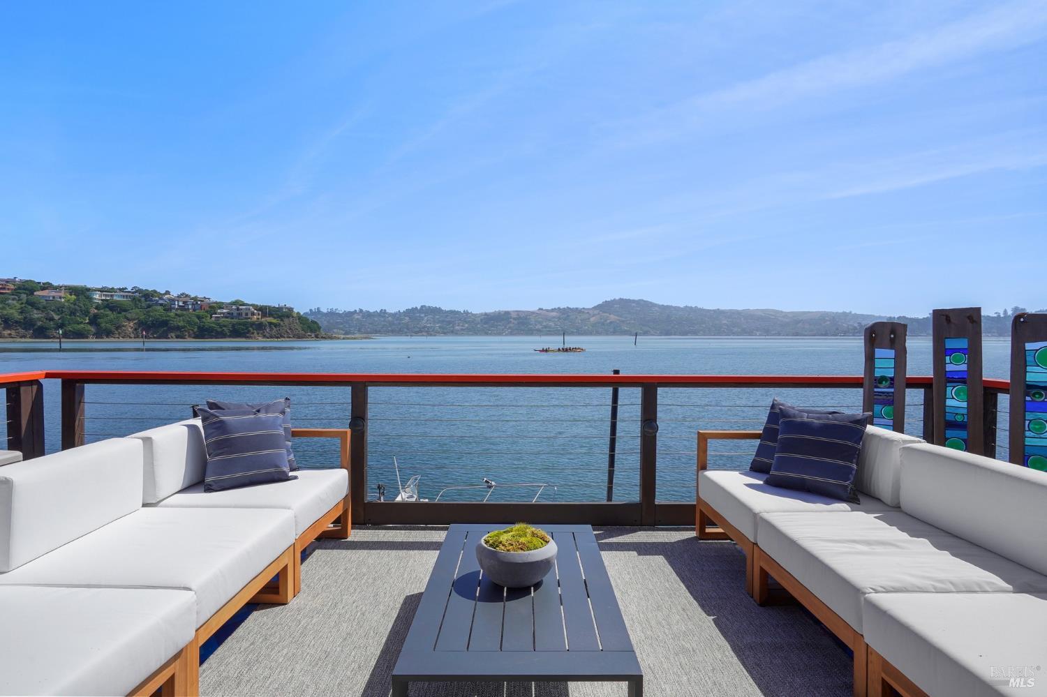Detail Gallery Image 9 of 31 For 58 Liberty Dock Unkn, Sausalito,  CA 94965 - 2 Beds | 2/1 Baths