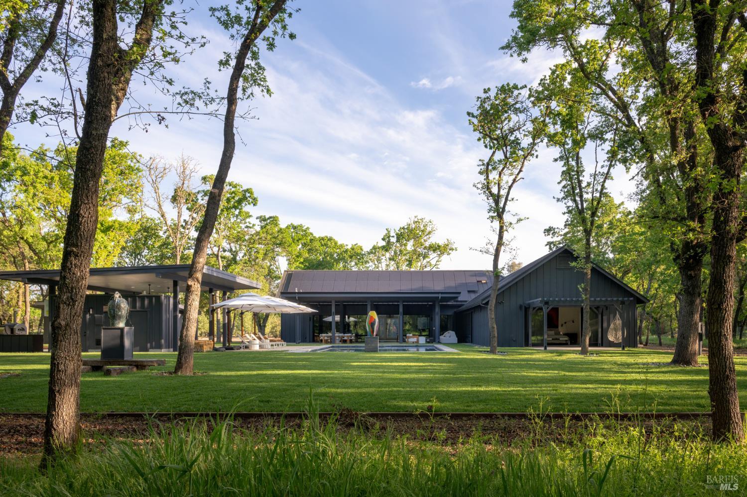 Detail Gallery Image 4 of 44 For 247 Fisher Ln, Sonoma,  CA 95476 - 5 Beds | 6/2 Baths