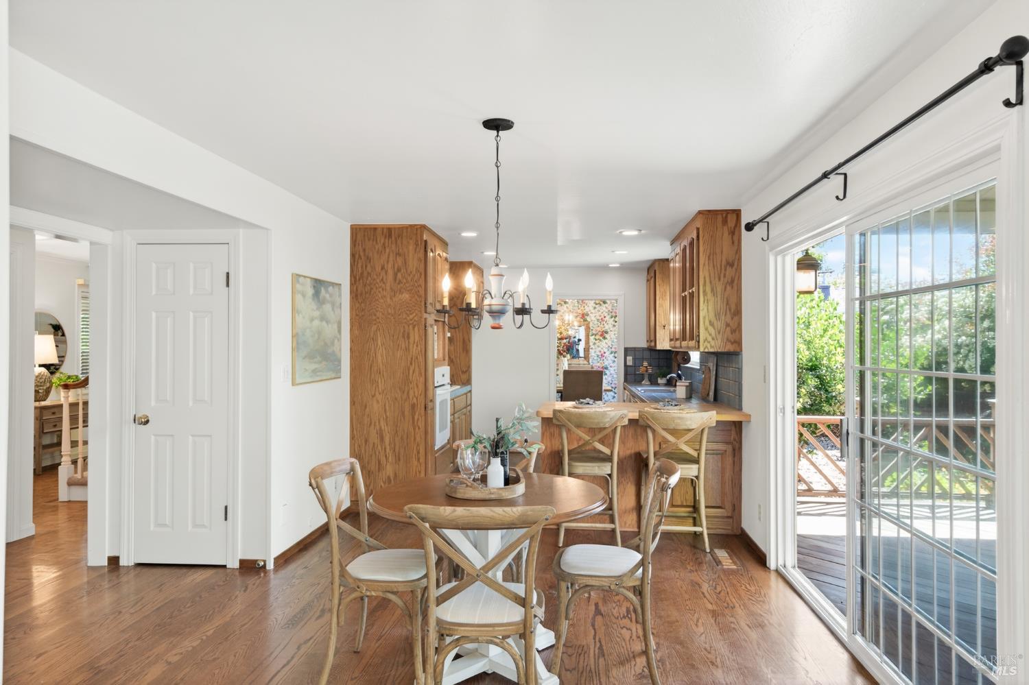 Detail Gallery Image 16 of 67 For 3527 Jomar Dr, Napa,  CA 94558 - 4 Beds | 2/1 Baths