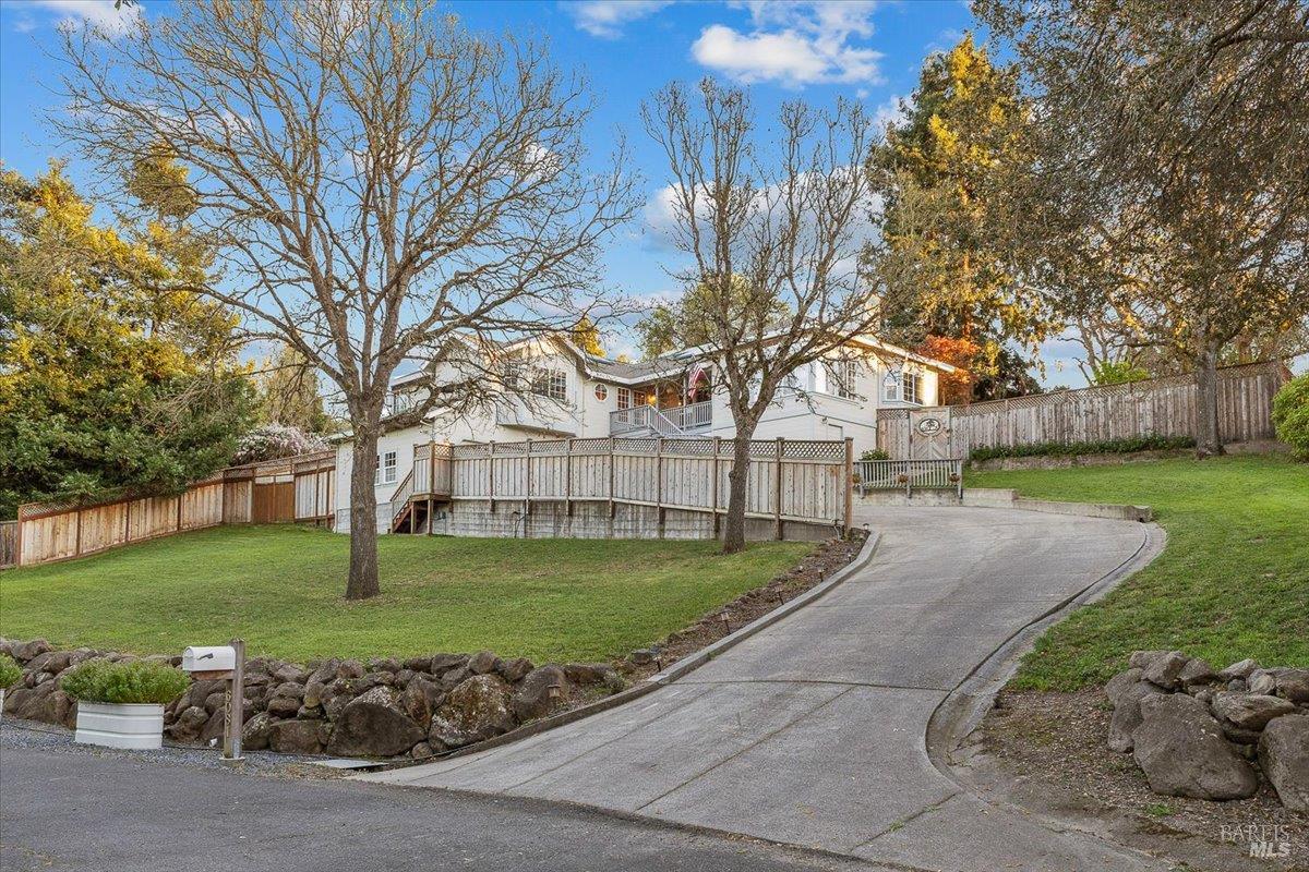 Detail Gallery Image 4 of 58 For 6081 Malcom Ln, Penngrove,  CA 94951 - 3 Beds | 2/1 Baths