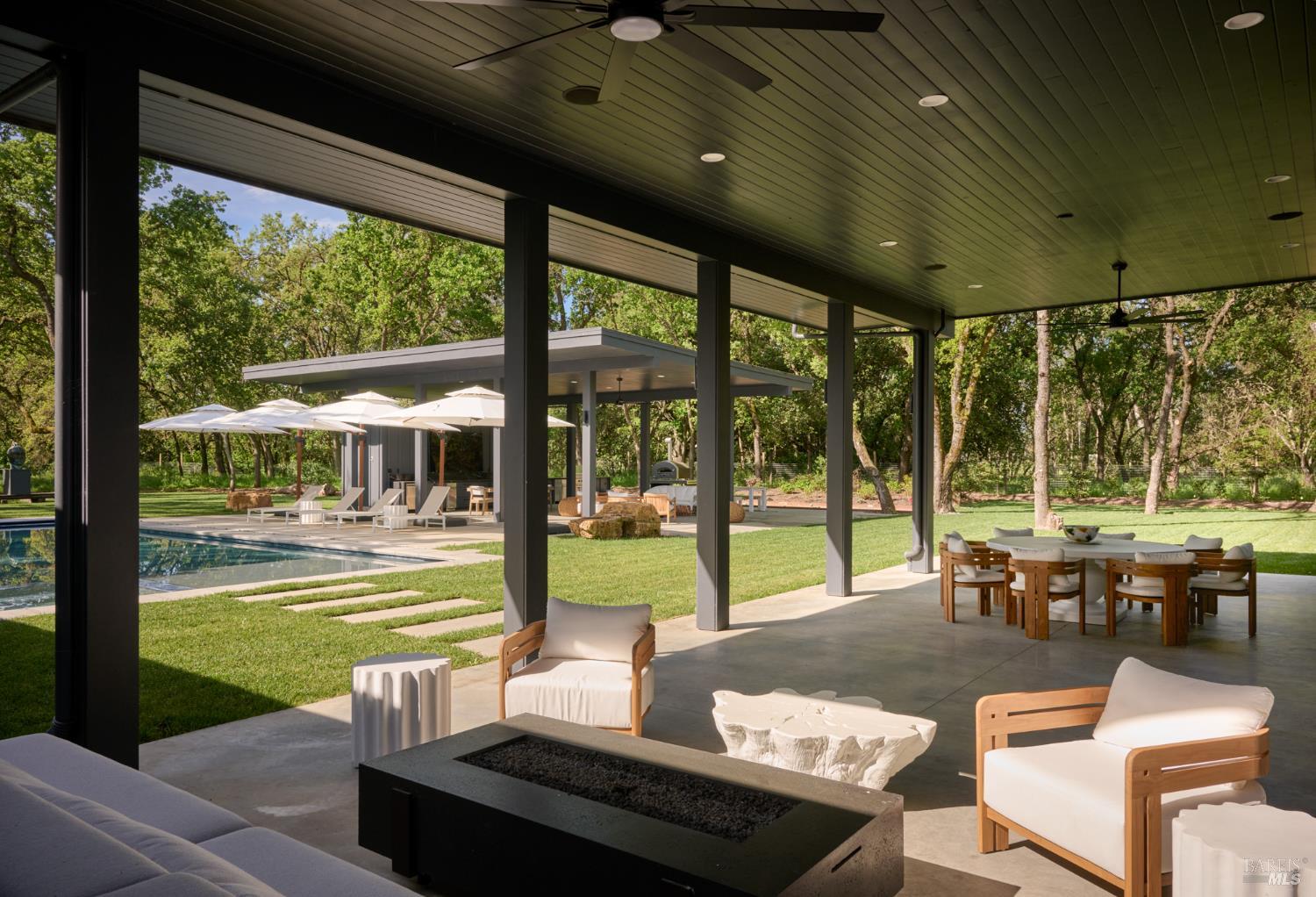 Detail Gallery Image 7 of 44 For 247 Fisher Ln, Sonoma,  CA 95476 - 5 Beds | 6/2 Baths