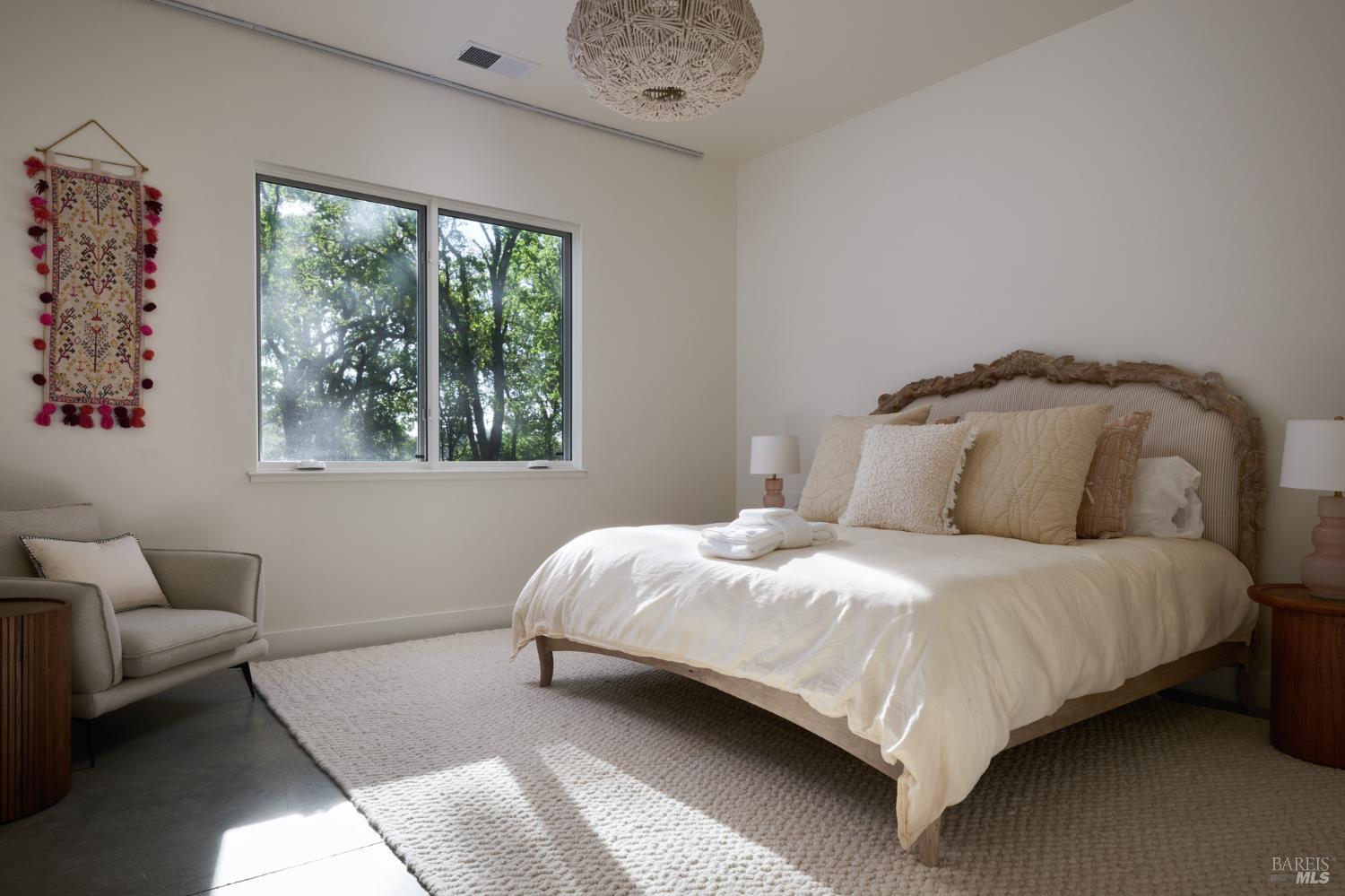 Detail Gallery Image 24 of 44 For 247 Fisher Ln, Sonoma,  CA 95476 - 5 Beds | 6/2 Baths