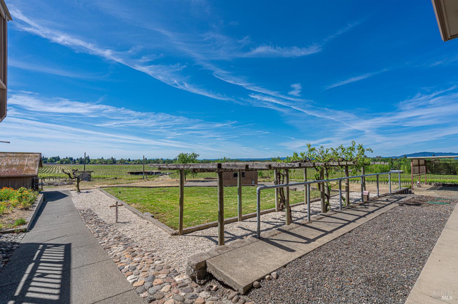 Detail Gallery Image 27 of 60 For 590 Pleasant Ave, Santa Rosa,  CA 95403 - 4 Beds | 3 Baths