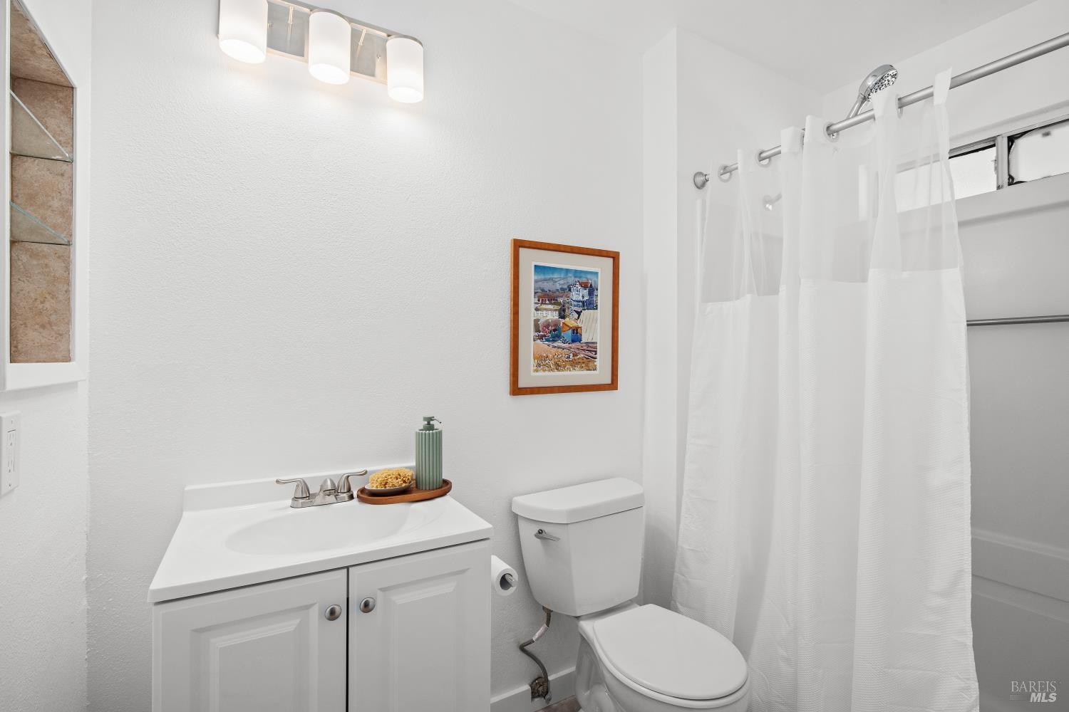 Detail Gallery Image 4 of 37 For 1521 Ditty Ave, Santa Rosa,  CA 95403 - 3 Beds | 2 Baths