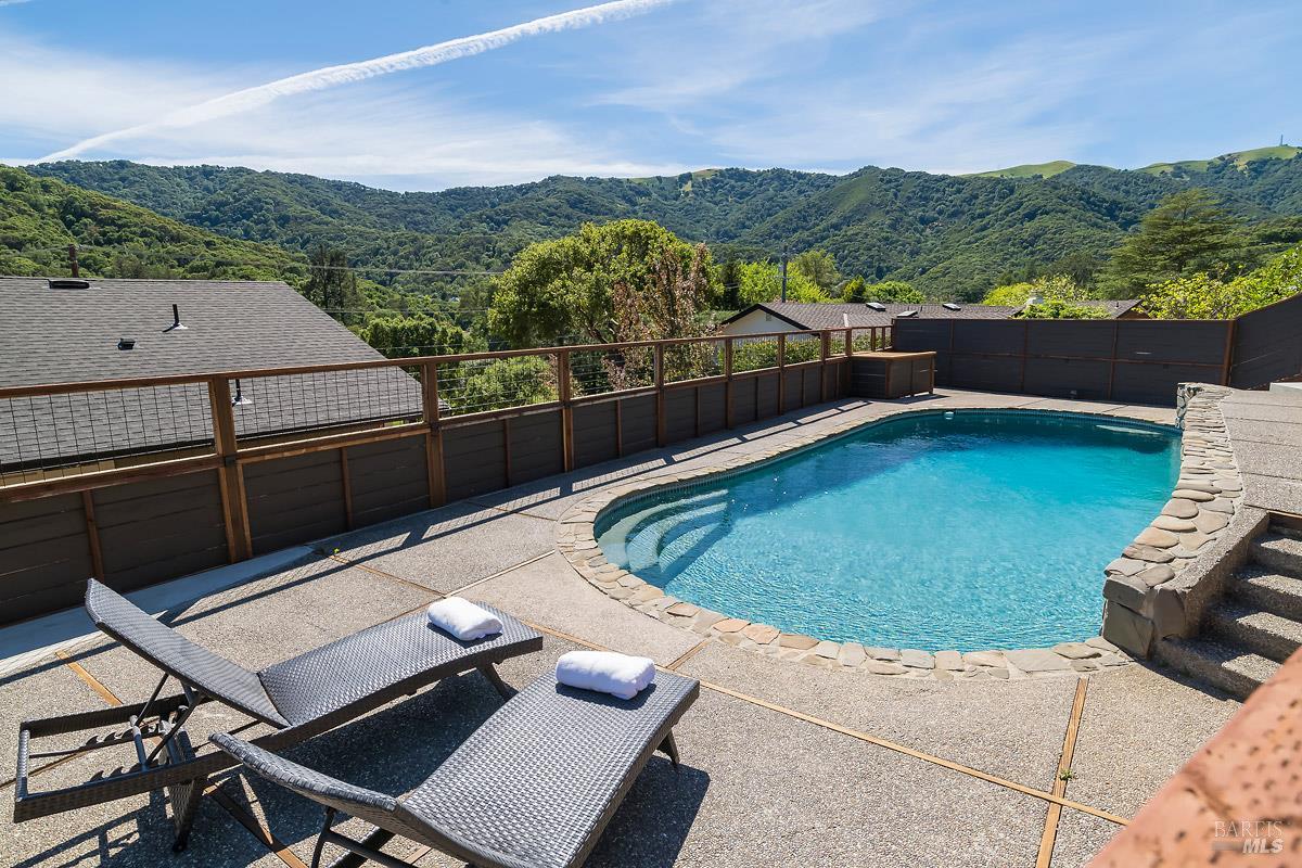 Detail Gallery Image 77 of 93 For 36 Capilano Dr, Novato,  CA 94949 - 5 Beds | 4/1 Baths