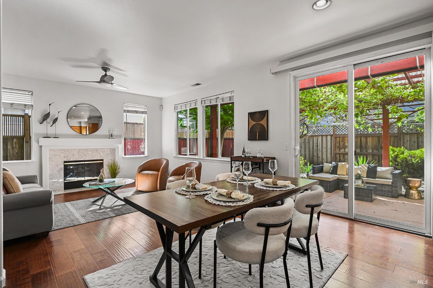 Detail Gallery Image 11 of 51 For 2824 Elk Ln, Santa Rosa,  CA 95407 - 4 Beds | 2/1 Baths