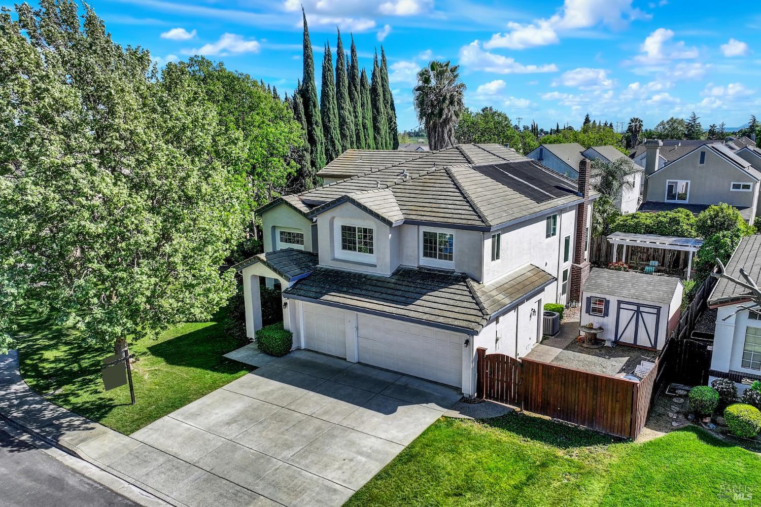 Detail Gallery Image 7 of 75 For 150 Deerglen Cir, Vacaville,  CA 95687 - 5 Beds | 3 Baths