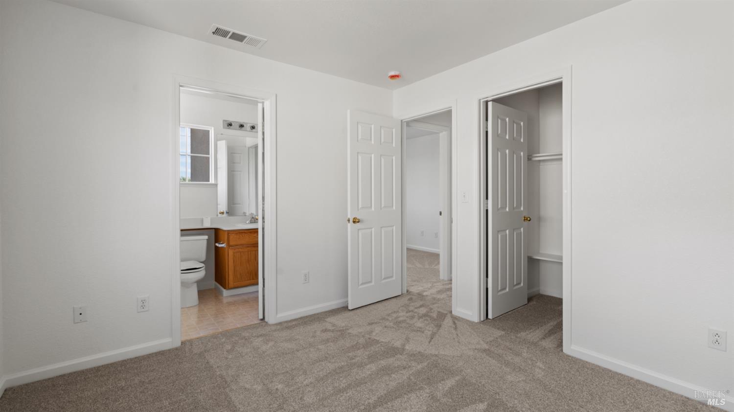 Detail Gallery Image 32 of 49 For 587 Abbey Dr, Fairfield,  CA 94534 - 3 Beds | 3 Baths