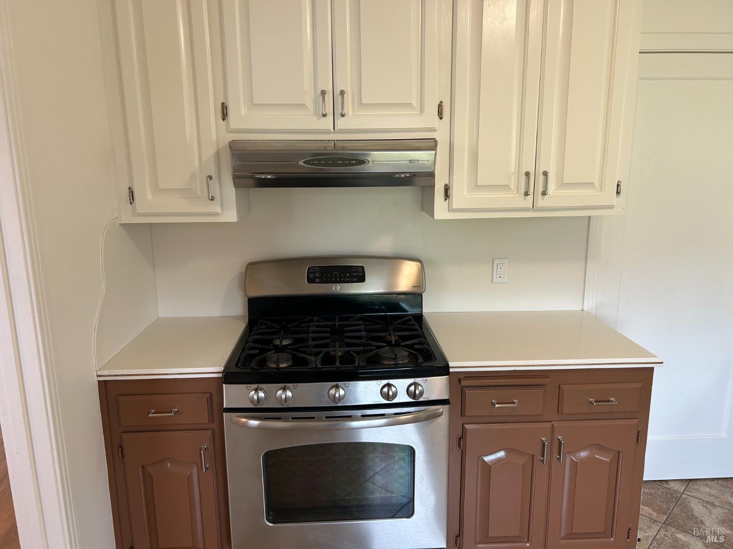 Detail Gallery Image 4 of 17 For 901 Humboldt St, Vallejo,  CA 94591 - 2 Beds | 2 Baths