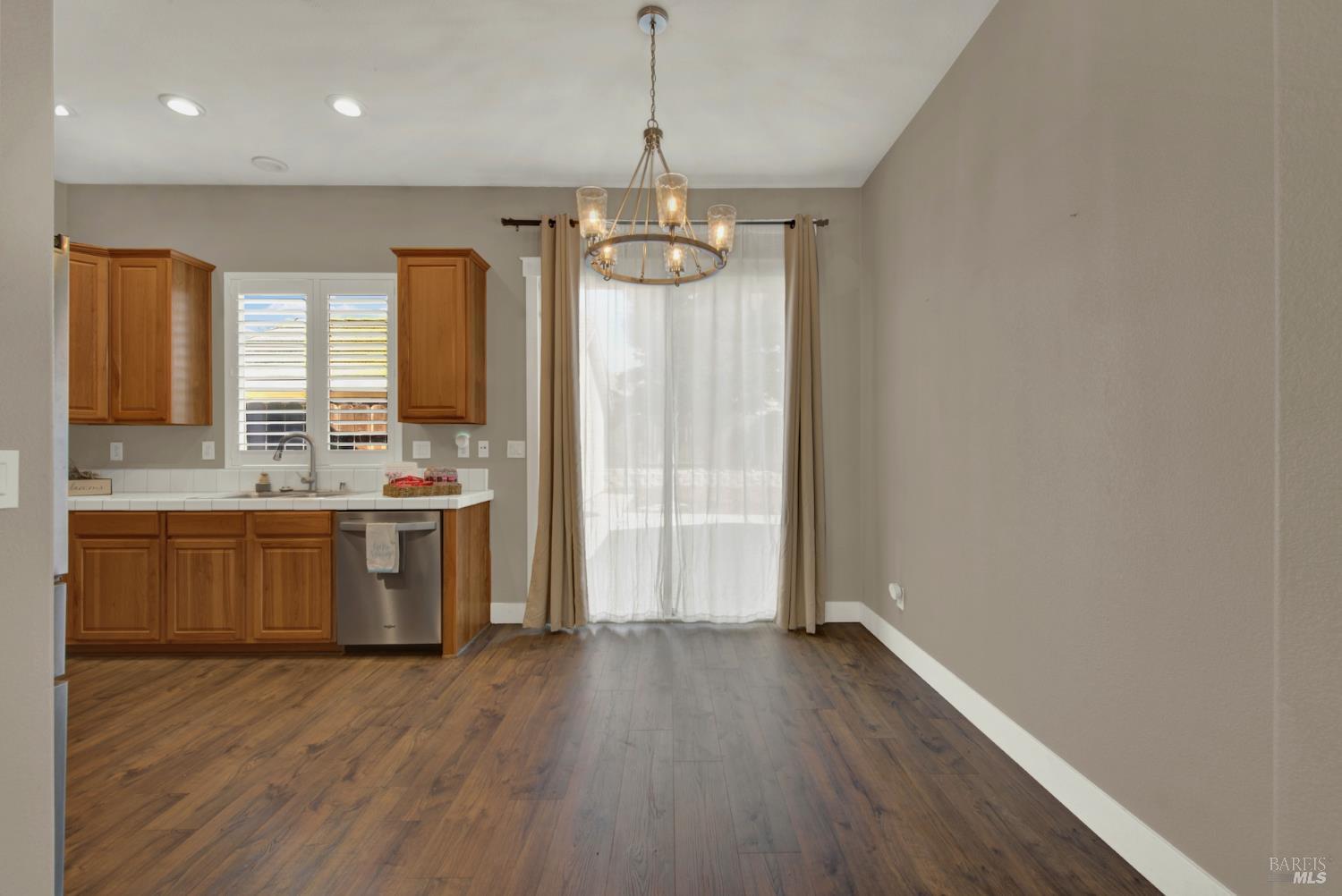Detail Gallery Image 18 of 63 For 1721 Beale Cir, Suisun City,  CA 94585 - 3 Beds | 2 Baths