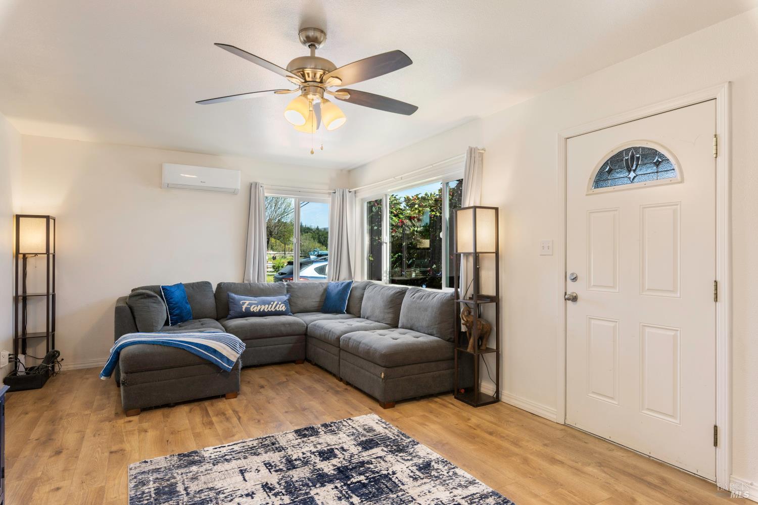 Detail Gallery Image 4 of 34 For 13780 Mountain House Rd, Hopland,  CA 95449 - 3 Beds | 1 Baths